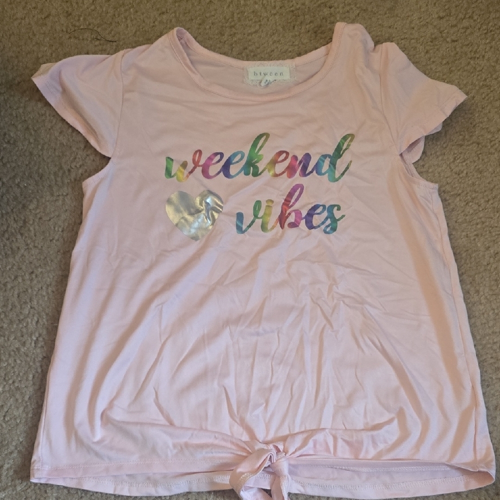 btween Pink Short Sleeve Tee with Weekend Vibes Print